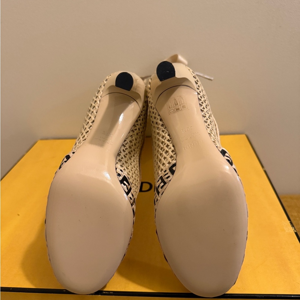Authentic Fendi Neutral Woven Raffia Mid-Calf Booties. New with box - Picture 4 of 6